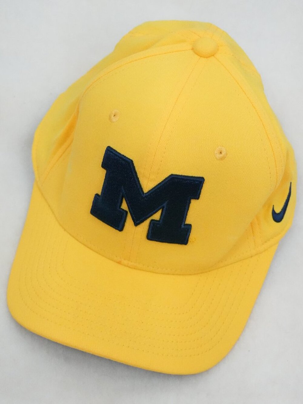 Nike B1G Michigan Wolverines  Big Ten Semi-structured Baseball Hat M/L Football